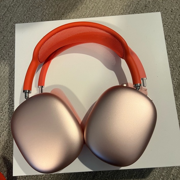 Apple Airpod Maxs! - Picture 3 of 5